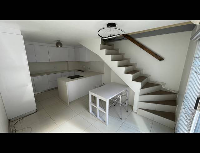 1 BEDROOM APARTMENT FOR SALE IN ESSENWOOD